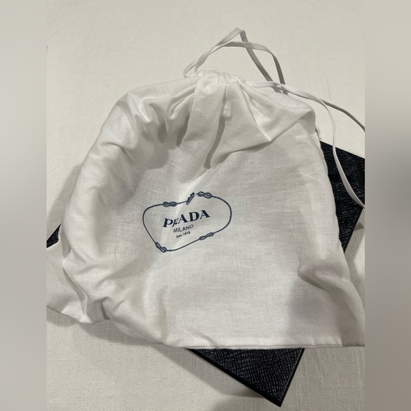 PRADA re-nylon headband. White. Never Worn. Authentic. 6 cm width. Sophisticated - Picture 2 of 6